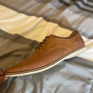 Carmel Aldo men 10.5 shoes